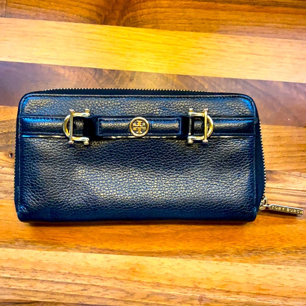 Authentic Tory Burch Wallet. Gently Used. Very Go… - image 1